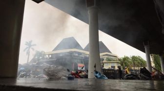 Polisi Pukul Mundur Massa, Aksi Tolak UU Omnibus Law di Palembang Ricuh