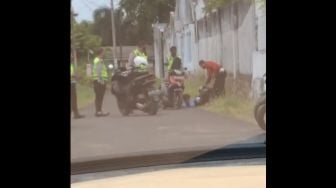 Panas! Beredar Video Oknum Polisi Diduga Bertindak Represif ke Warga