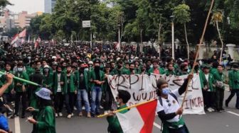 Disentil Bisanya Demo, Mahasiswa Sumsel: Bu Mega Inget Gimana Orba Tumbang?