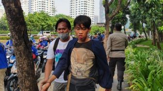Mau Ikut Demo di DPR, Pelajar Diciduk Polisi hingga Bibirnya Berdarah