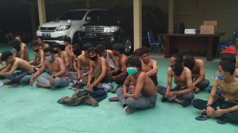Puluhan Pelajar Bekasi Diamankan Mau Demo ke Istana, Dihukum Hormat Bendera