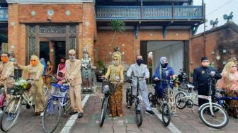 Nikah Bareng Peringatan HUT Kota Yogyakarta, Pengantin Ijab di Atas Sepeda