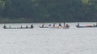 Menjaring Ikan Pakai Perahu, Pemuda Jatuh dan Tenggelam di Bengawan Solo