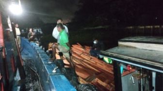 Tepergok Angkut Ribuan Kayu Ilegal di Sungai Kapuas, Sam Dibekuk