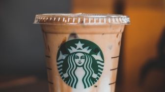 Terkejut dengan Pelayanan Starbucks, Wanita Ini Puji Kegigihan Barista