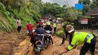 Bangli Dilanda Tanah Longsor, Warga Diminta Cari Jalan Alternatif