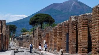 Klaim Kena Kutukan, Turis Kembalikan Artefak Curian dari Pompeii