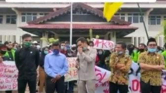 Viral Ketua DPRD Tak Hafal Pancasila, Warganet: Malunya sampai Ulu Hati