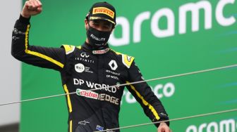 Podium Perdana, Daniel Ricciardo Selebrasi Sampanye dalam Sepatu Balap