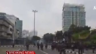 Demo di Tugu Tani Ricuh, Polisi Lepaskan Rentetan Tembakan