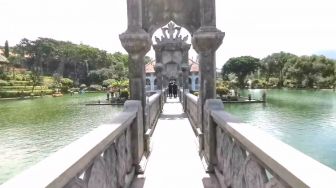 Melihat Lebih Dekat Taman Sukasada Ujung, Water Palace nan Eksotis di Bali