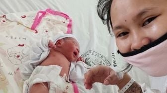 Bayi Meninggal usai Dipisahkan dari Ibunya yang Dipenjara, Publik Murka