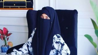 Terungkap! Selama Ini Umi Pipik Diam Saat Dipoligami Almarhum Uje