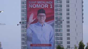 Gempar Baliho Arief Muhammad Mirip Politikus, Alitt Susanto Kaget