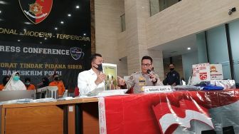 Tangkap Jumhur Hidayat, Polisi: Twitnya UU Ciptaker Untuk Investor RRT