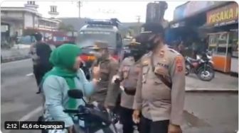 Viral Wanita Tak Pakai Helm Ngamuk Ditilang, Berteriak Ngaku Istri Jaksa