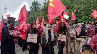 Orator Serikat Rakyat Miskin: Ayo Kita Tiup Ubun-ubun Anggota DPR