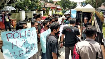 Polisi Halangi Jurnalis Liput Demo Cipta Kerja, Polres Pandeglang Digeruduk