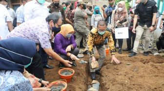 Tingkatkan Aspek Kebersihan, Pemerintah Gotong Royong Bangun MCK