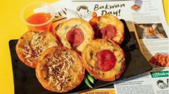 Gorengan Naik Kelas, Begini Lezatnya Kreasi Bakwan Topping Pepperoni