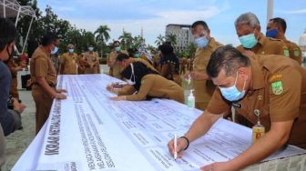 PNS Kota Batam Kumpul di Lapangan, Teken Perjanjian Tak Curang saat Pilkada
