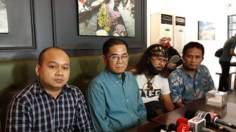 Mantan Suami Nita Thalia Dimakamkan Sesuai Protap COVID-19 di Bandung