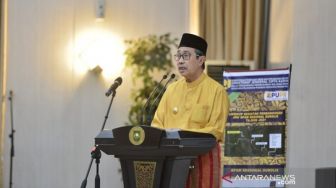 Gubernur Riau Syamsuar Sembuh Usai Dirawat Akibat Covid-19