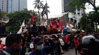 Menolak UMP Sumsel Hanya Naik Rp27 Ribu, Ribuan Buruh Tagih Janji Gubernur Herman Deru
