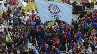 Hari Ini Puluhan Ribu Buruh Demo Besar di Jakarta, Minta Naik Gaji