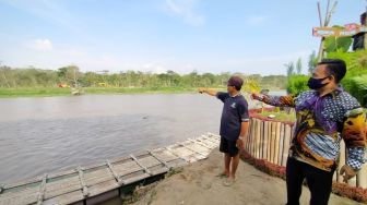 Jembatan Sesek Tersapu Arus Sungai, Aktivitas Warga Ngentakrejo Terganggu