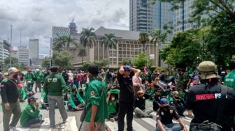 Massa Buruh Meluber di Dekat Istana, Polisi: Selamat Datang, Bantu Kami