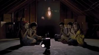 Fakta dan Sinopsis Sinister, Film Horor Paling Menakutkan