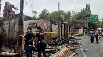 Kebakaran di Dekat Senayan City, Ibu Hamil Dievakuasi ke RS Pakai Ambulans