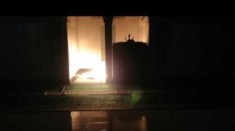Masjid Jami Al Falah Diserang, Sajadah Milik Imam Dibakar
