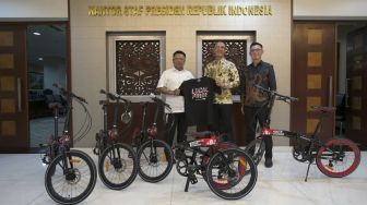 Anak Muda Ini Bikin Sepeda Lipat Khusus untuk Presiden Jokowi