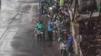 Prakiraan Cuaca Jakarta Jumat 28 Januari: Siang Sebagian Wilayah DKI Hujan Ringan