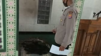 Bakar Sajadah, Penyerang Masjid Jami Al Falah Orang Gila