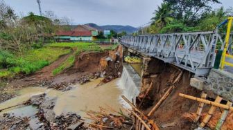 Hujan Semalaman, Talut Jembatan Bailey Penghubung Bantul-Gunungkidul Ambrol