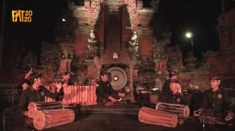 Keren! Komunitas Sing Seni dari Bali Bawakan Pentas 'Cenik Tua' di FMB 2020
