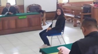 Posting &#039;Monyet&#039; di Facebook, Mama Muda di Bali Divonis 9 Bulan Penjara