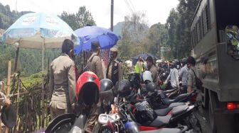 PKL di Gunung Mas Bogor Kesal Diusir Satpol PP: Tiap Minggu Kami Setor!