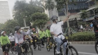 Anies Resmi Umumkan UMP Jakarta 2021 Tidak Naik, Ada TransJakarta Gratis