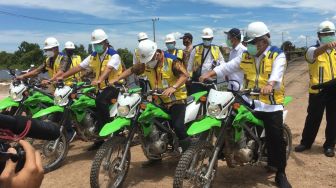 Naik Motor Trail, Menteri PUPR Tinjau Sistem Irigasi Food Estate di Kalteng