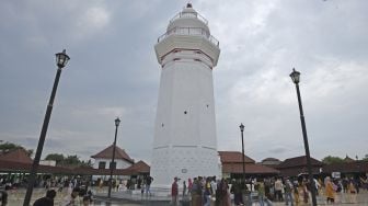 Mengisi Waktu Libur Panjang di Masjid Agung Kesultanan Banten