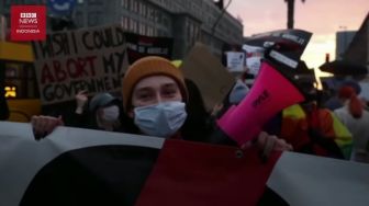 Perempuan Polandia Tuntut Pemerintah Batalkan Larangan Aborsi