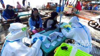 Rapid Test Acak di Pantai Palabuhanratu, Dua Wisatawan Reaktif Dipulangkan