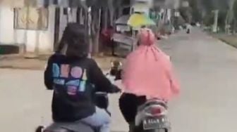 Emak-emak Mau Belok Kiri Malah Potong Jalur, Warganet: Moge Lewat!