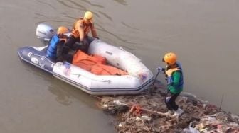 Setelah Alwi, Giliran Ridho Tenggelam di Kali Bekasi