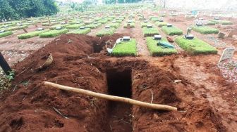 Area Pemakaman Covid-19 TPU Jombang Terancam Longsor, Pengelola: Makam Aman