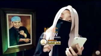 Video Istri Gus Nur Bacakan Puisi, Sebut Suaminya Singa Islam